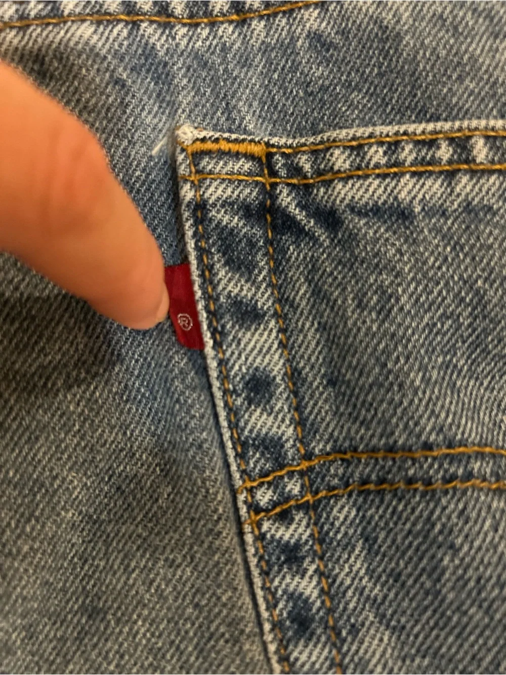 Levi's 550 Relaxed Fit Tapered Light Wash Jeans Men's Size 42x32 100% Cotton